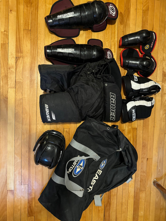 Men’s Hockey Equipment in Hockey in Sudbury