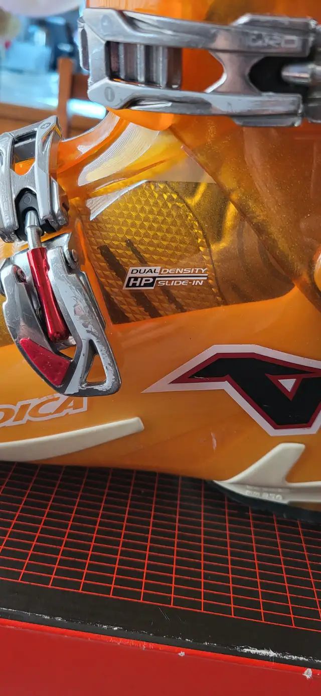 Nordica Speed Machine Ski Boots size 30.5 (Men's 12.5-13).  $200 in Ski in Calgary - Image 10