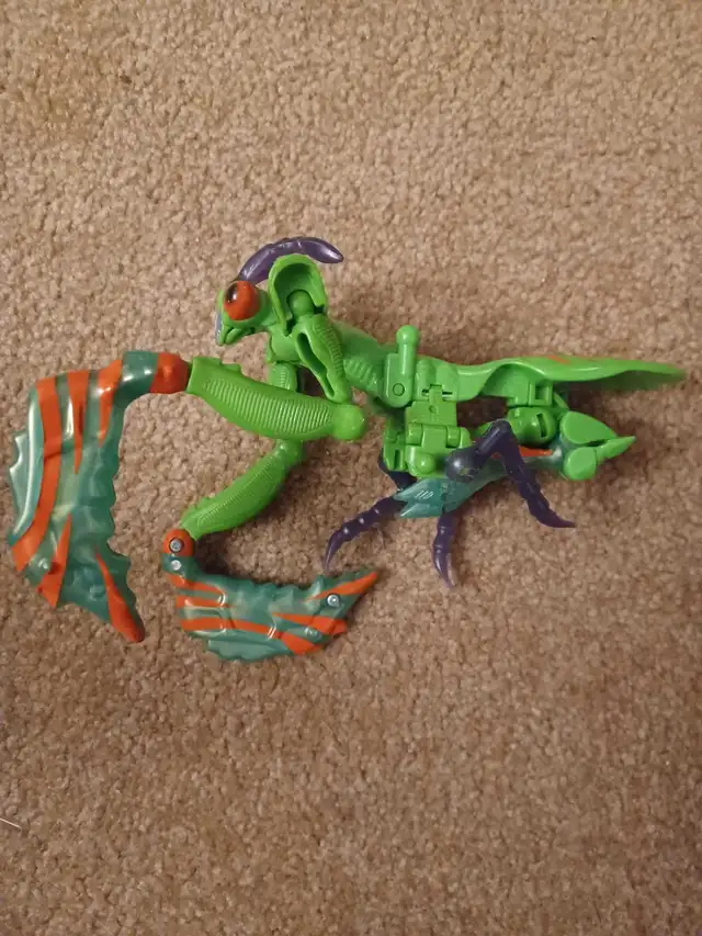 Beast Wars Transformers Manterror Praying Mantis Figure in Toys & Games in Kawartha Lakes - Image 3