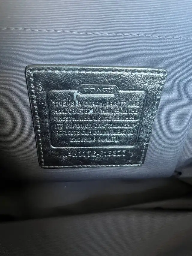 Coach Vintage Alexandria Snaphead Style Satin Diaper Bag in Women's - Bags & Wallets in Mississauga / Peel Region - Image 9