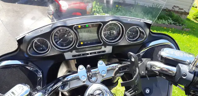 2012 Kawasaki Vulcan 1700 Voyager ABS - $6500 in Touring in Ottawa - Image 3