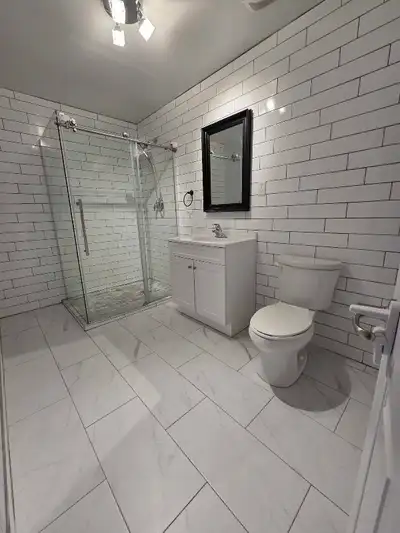 2 Bedroom Basement near Leslie/Mullock