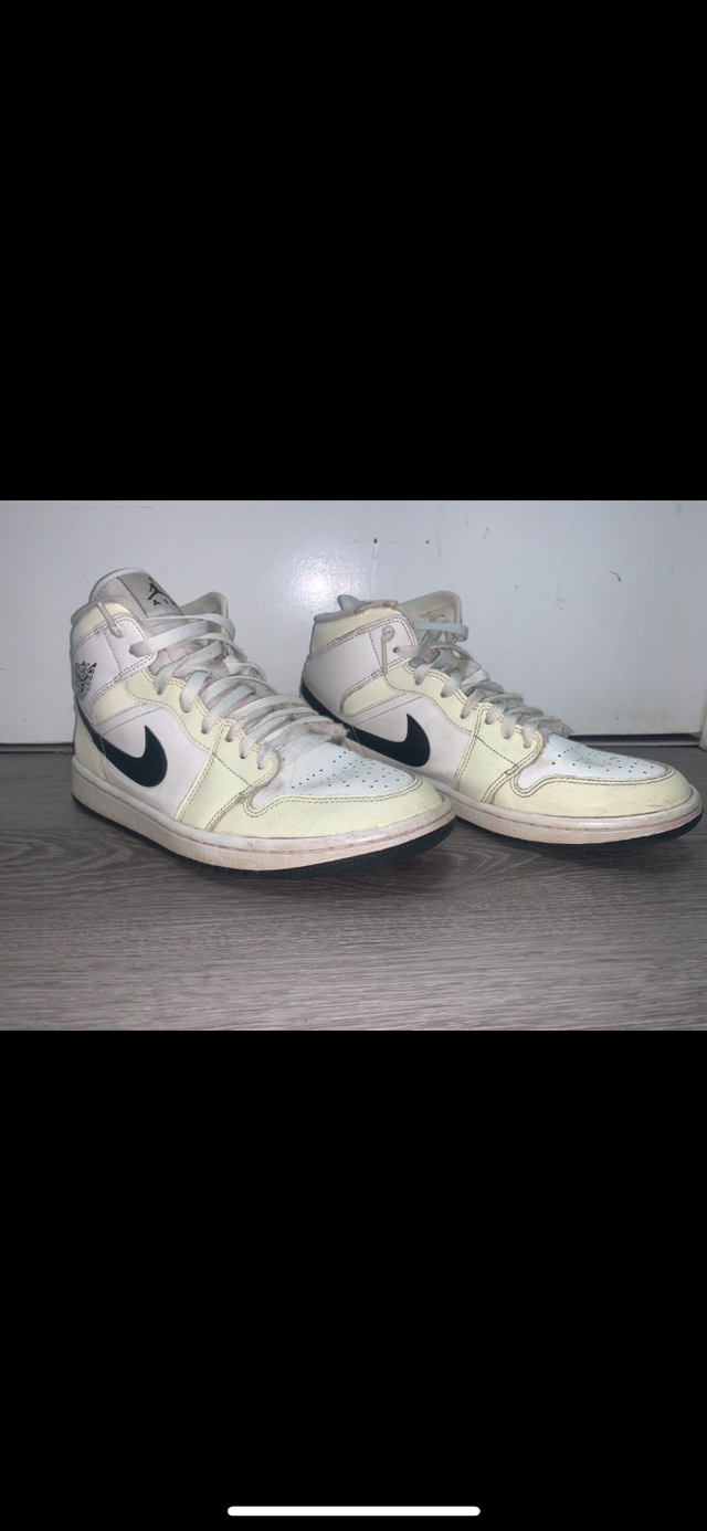 Jordan 1-Cream Colourway in Men's Shoes in Oakville / Halton Region - Image 2