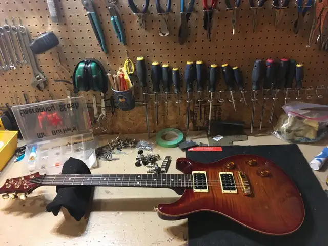 Professional Guitar Repair and Restring Service in Guitars in Markham / York Region - Image 3