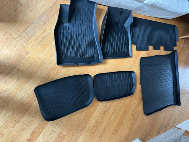Tesla Model Y Weather Floor Liners - Full OEM set incl trunk  in Other Parts & Accessories in Hamilton - Image 3