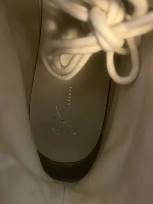 DESIGNER LIQUIDATION SALES, SNEAKERS, ACCESSORIES in Men's Shoes in Oshawa / Durham Region - Image 8