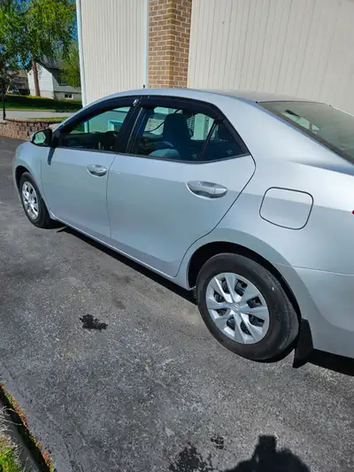 Toyota Corolla 2016, ce véhicule a 55000 km pas d'accident, très propre rien à faire sur ce véhicule...