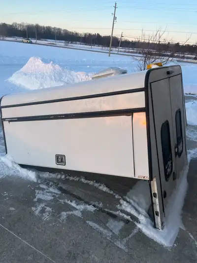 ARE truck cap I had the cap on 2017 chevy Silverado with 6’5 box fit great have to take tailgate off...