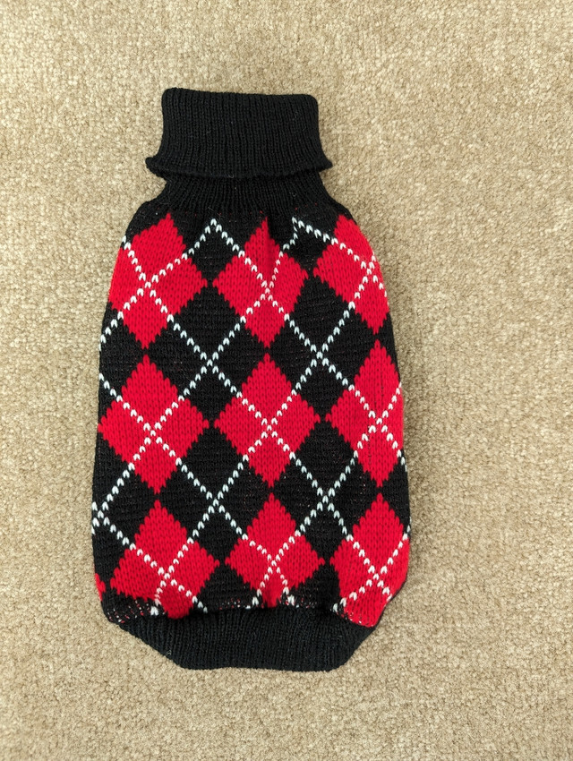 Small Dog Sweater -- NEW in Accessories in Calgary - Image 2