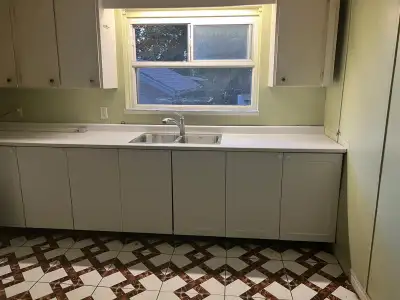 Three bedroom upper floor for rent