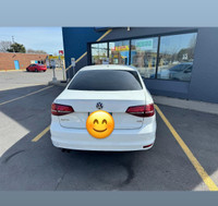 Selling 2017 Volkswagen jetta 86000 kms with new summer tires. 