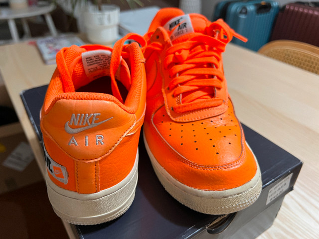 RARE Nike Air Force 1 Low Just Do It Pack Orange Size 9 in Men's Shoes in Mississauga / Peel Region - Image 3