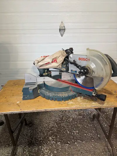 Bosch 10” Compound Sliding Mitre Saw Model 3915, View more