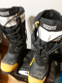 Dakota  Steel toed insulated work boots.