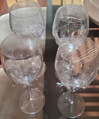 4 Wine Glasses - Great Condition