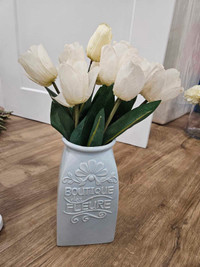 Vase with tulip