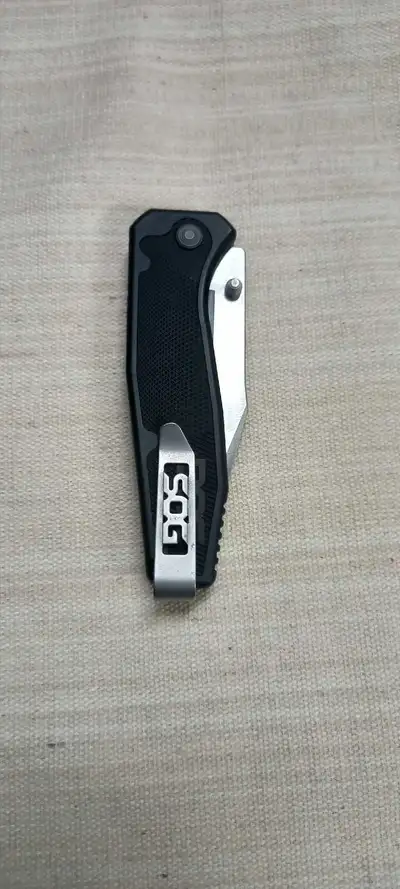 Sog Flare assisted deployment folder. This unit is in excellent shape. Action and deployment are fla...