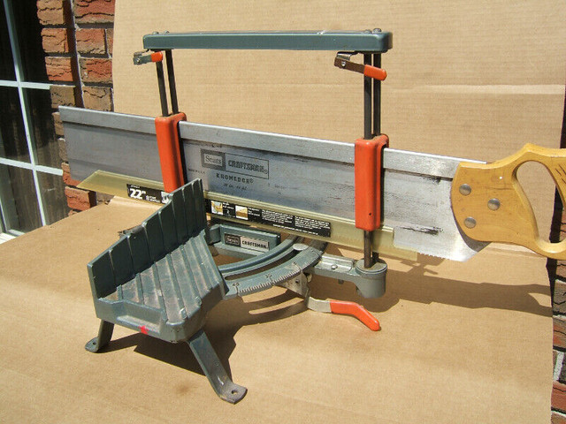 LIKE-NEW CRAFTSMAN MITER BOX W/MATCHING CRAFTSMAN KROMEDGE SAW in Hand Tools in Sault Ste. Marie - Image 3