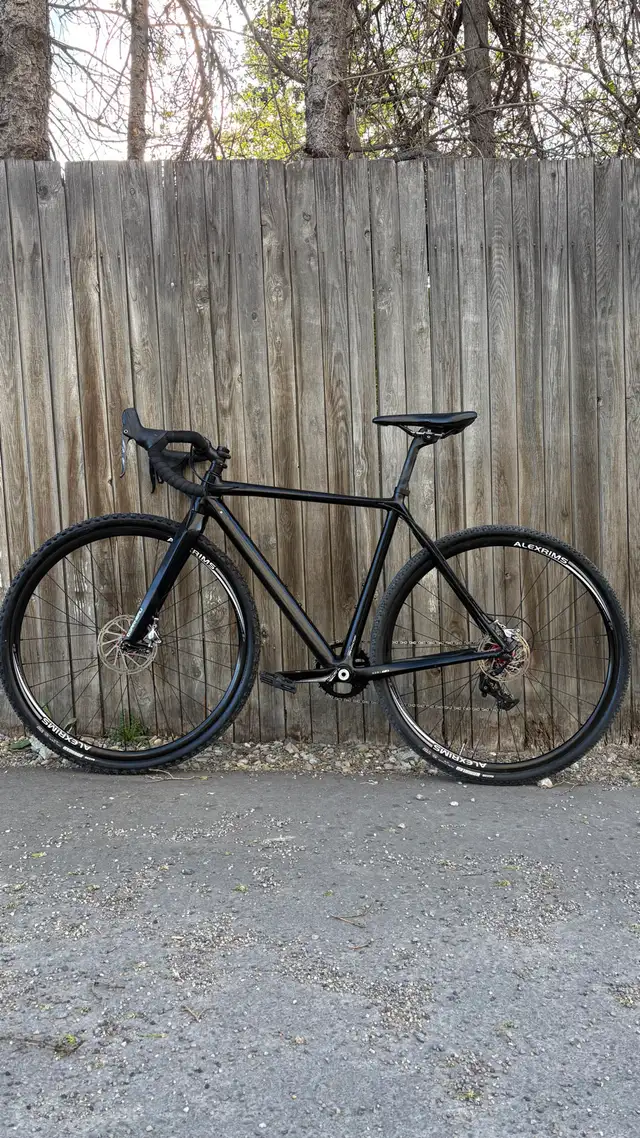 Garneu Steeple xc Full carbon gravel bike  in Road in Calgary - Image 8