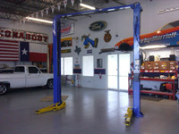 Garage à louer, grand espace, lift et équipement disponible
