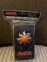 Magic deck box w dice tray 
