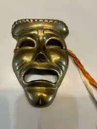  Gold mask