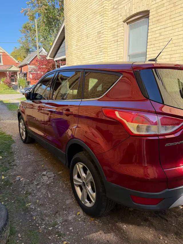 Ford Escape 2016595518100372858883