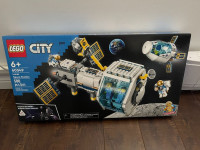 Lego CITY 60349 - Lunar Space Station / Station Lunaire - NEUF