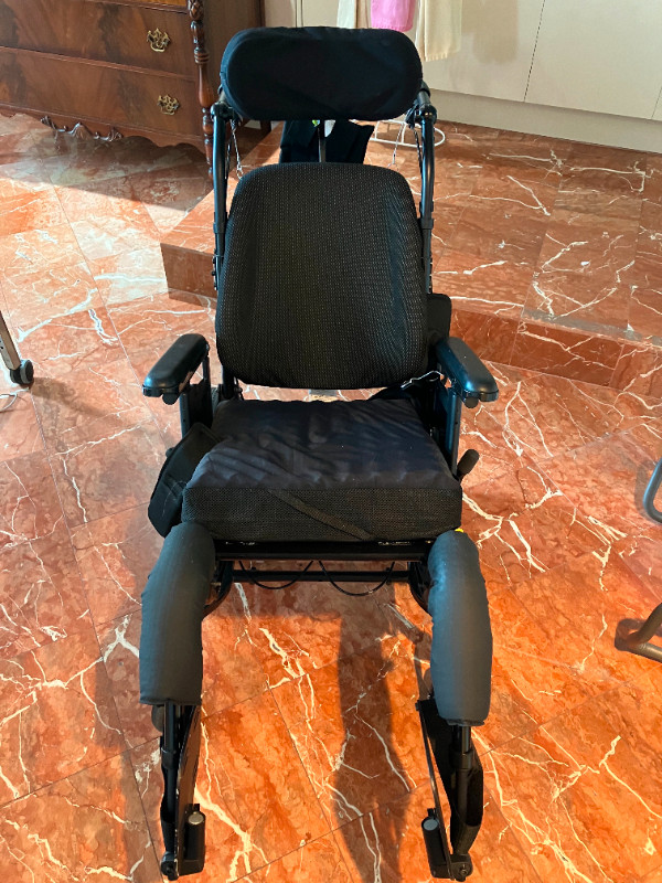 Tilt-in-Space Manuel Wheelchair in Health & Special Needs in City of Toronto