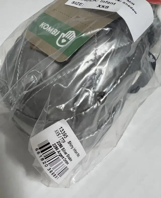 KOMBI - XXS 6/12M - NWT - INFANT MITTENS - METALLIC GREY SILVER in Other in Kingston - Image 4