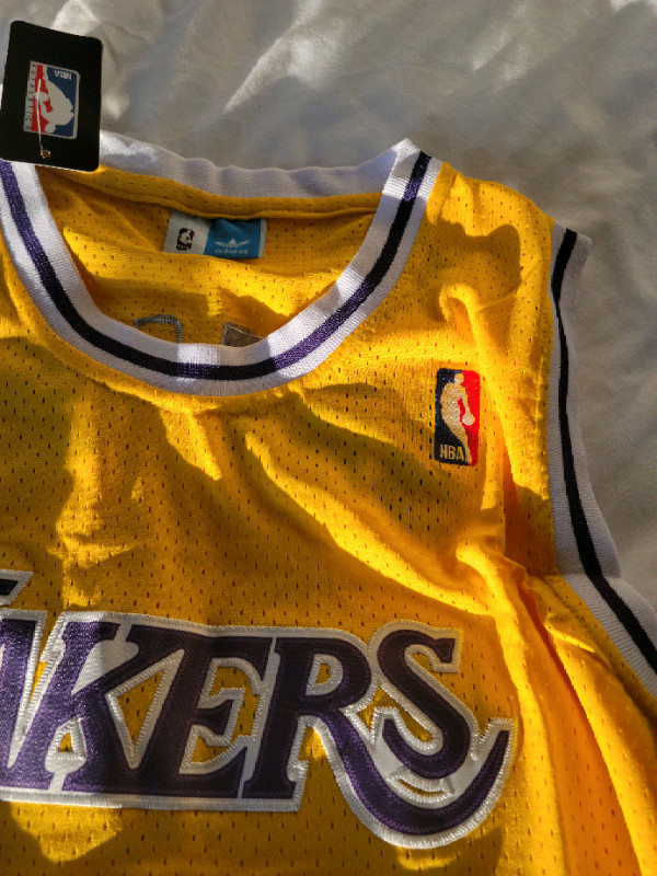 New basketball jersey in Arts & Collectibles in Sudbury - Image 4