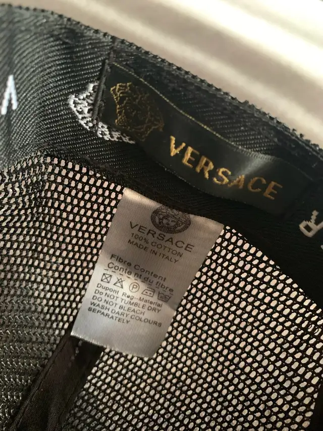 Versace trucker snap back63760519194627122