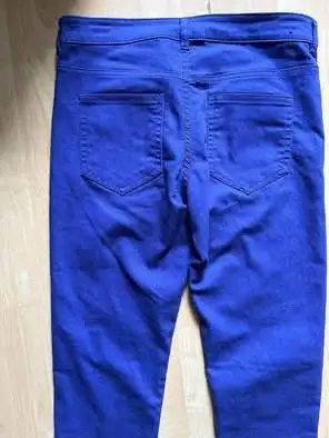 H&M Divided blue skinny jeans $10, size 8, high waist in Women's - Bottoms in Oakville / Halton Region - Image 11