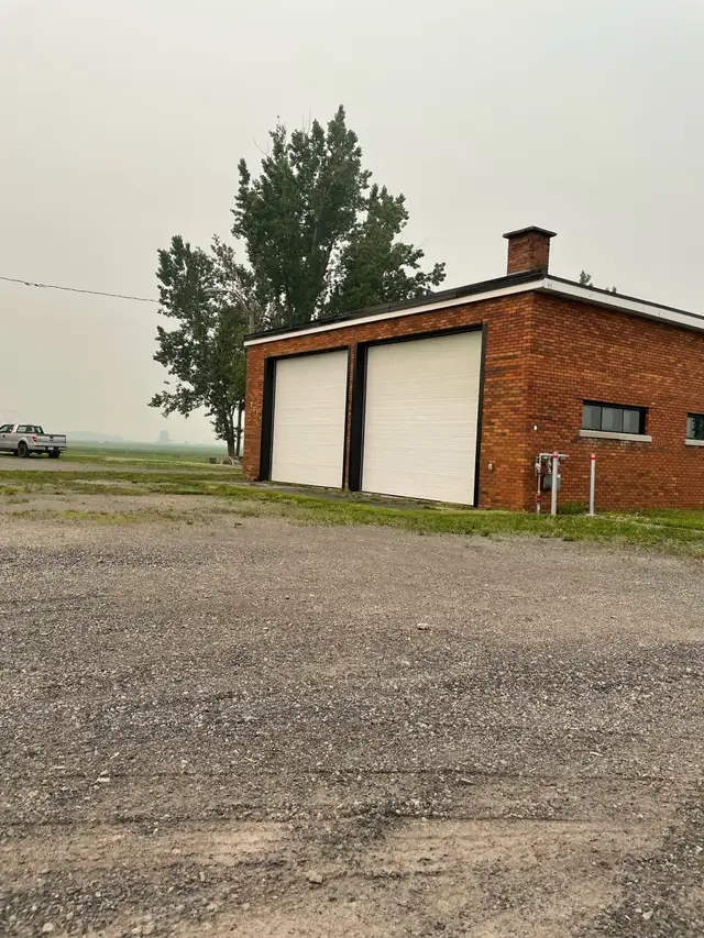 Espace industriel à louer avec grand espace extérieur in Other Business & Industrial in Longueuil / South Shore - Image 4