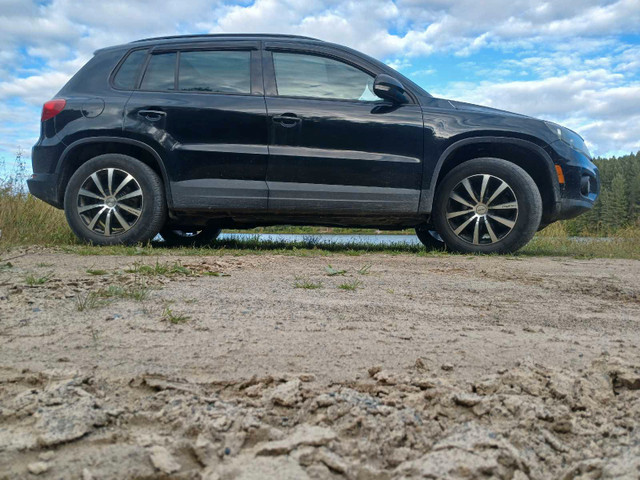 2012 volkswagen tiguan 2.0 in Cars & Trucks in Sudbury