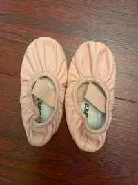 Ballet slippers size 5.5 (toddler)