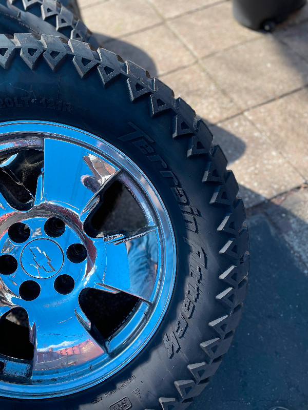 Set of 4 tires n rims 35x12.50R20LT in Tires & Rims in Hamilton - Image 3
