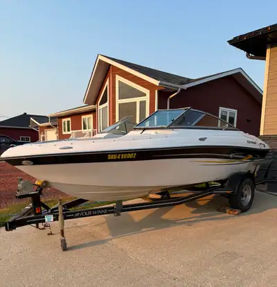 2006 Four Winns Horizon 190 4.3L TKS Mercruiser, Low Hours, Great Shape