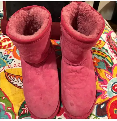 Pink UGGs. Ladies 7. , View more