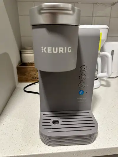 I'm selling a used Keurig K-Mini coffee maker, perfect for small spaces and single servings. This co...