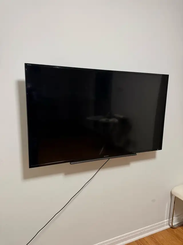 43 inch Sony Tv for sale  in TVs in Kitchener / Waterloo - Image 2
