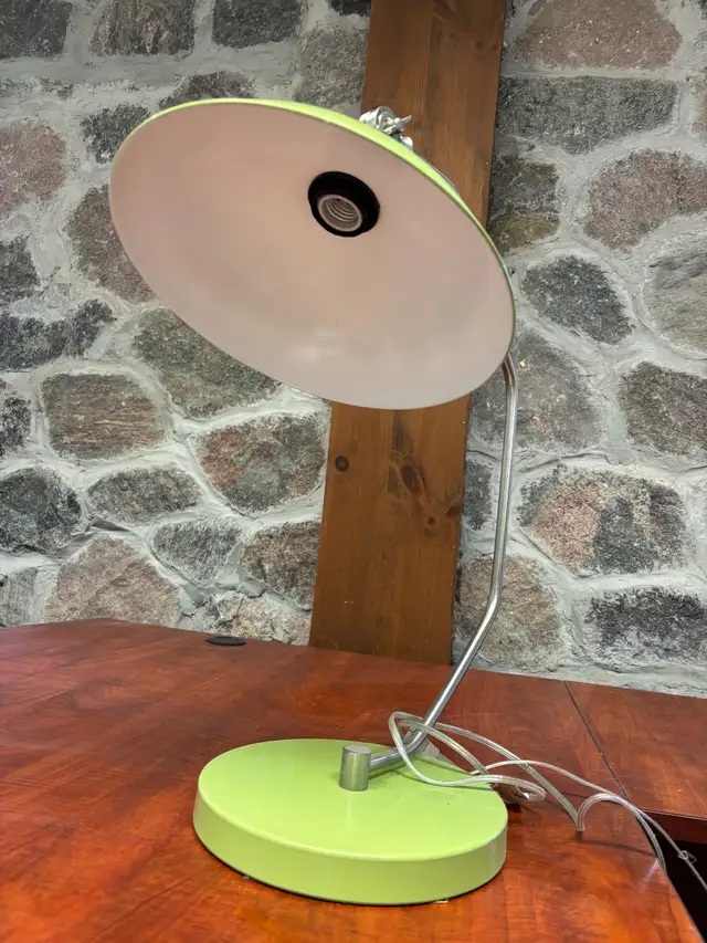 Green lamp62863260376193122