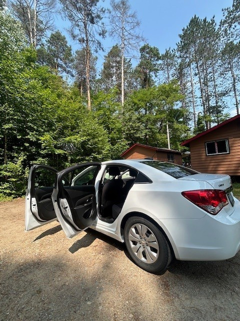 2015 Chevy Cruze - White in Cars & Trucks in Oakville / Halton Region - Image 3