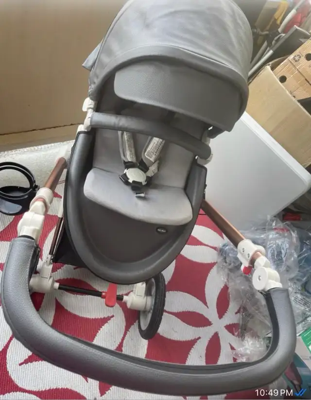 Baby Stroller  in Strollers, Carriers & Car Seats in City of Toronto - Image 2