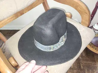 Vintage American Men's black felt Cowboy Hat size M, with a buck, View more