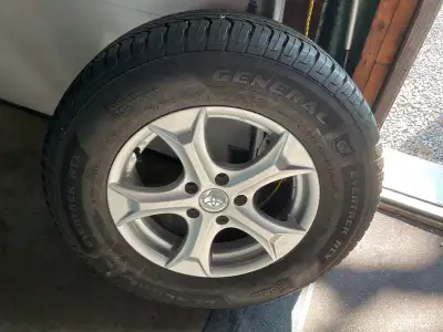 J'ai 4 pneus neufs General Tire , Evertrek RTX neuf 11/32 monté sur jantes mags Toyota ( non origine...