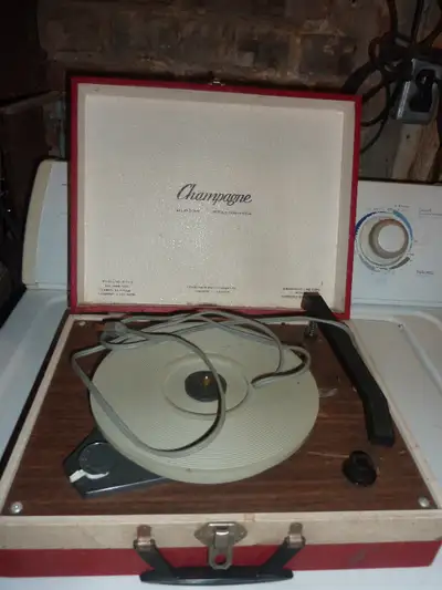 VINTAGE CHAMPAGNE PORTABLE TURNTABLE RECORD PLAYER, View more