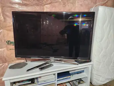 Samsung TV - 46" LED 7000 Series, View more