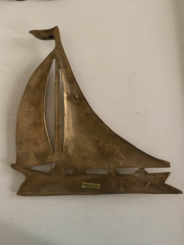Vintage Brass Sailboat Wall Hanging in Arts & Collectibles in Moose Jaw - Image 3