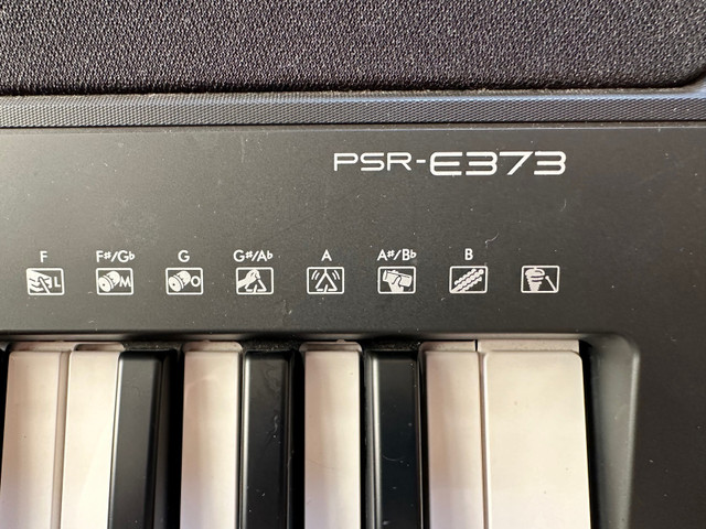 YAMAHA PSR-E373 Keyboard Kit - stand, pedal, stool, headphones in Pianos & Keyboards in City of Toronto - Image 3